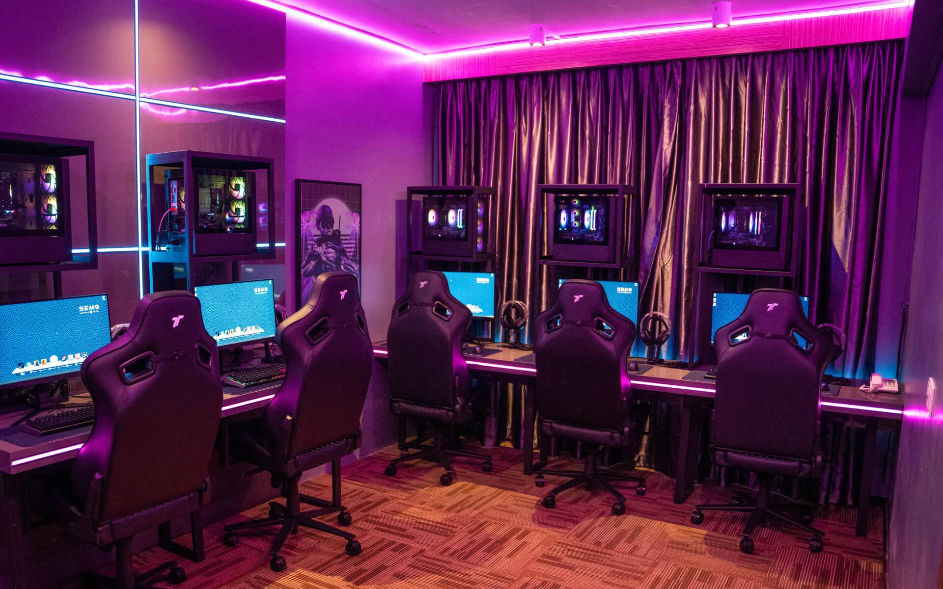 Hotel Khusus Gamers Pertama Hadir dengan Kursi dan PC Gaming di Malaysia - Bountie